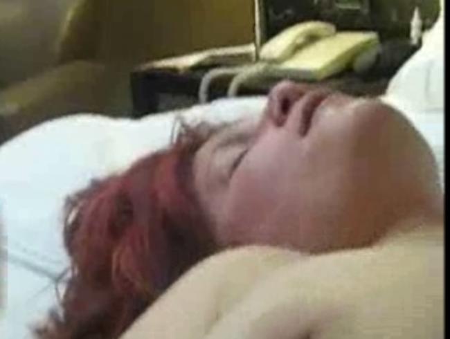 Hochimins Porno Video: Gesicht vollkommen zugespri**t